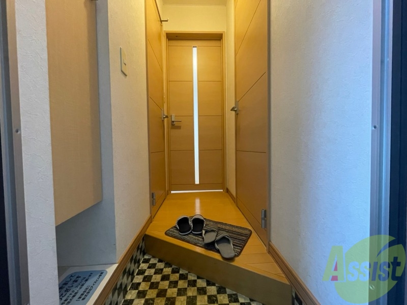 玄関　玄関の様子です。明るい印象ですね。気分もあがりそう。