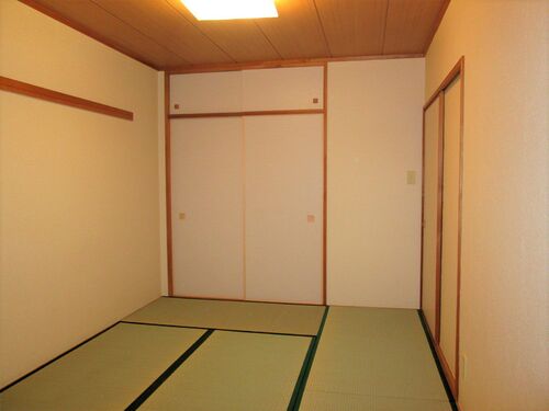 その他設備　押入(和室約5.0畳)　※前回募集時2015年2月撮影