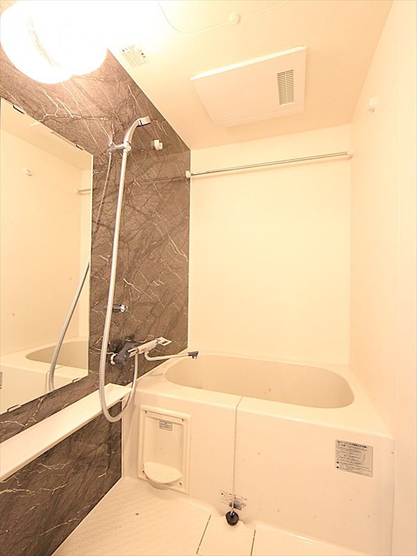 バス・シャワールーム　バスルーム