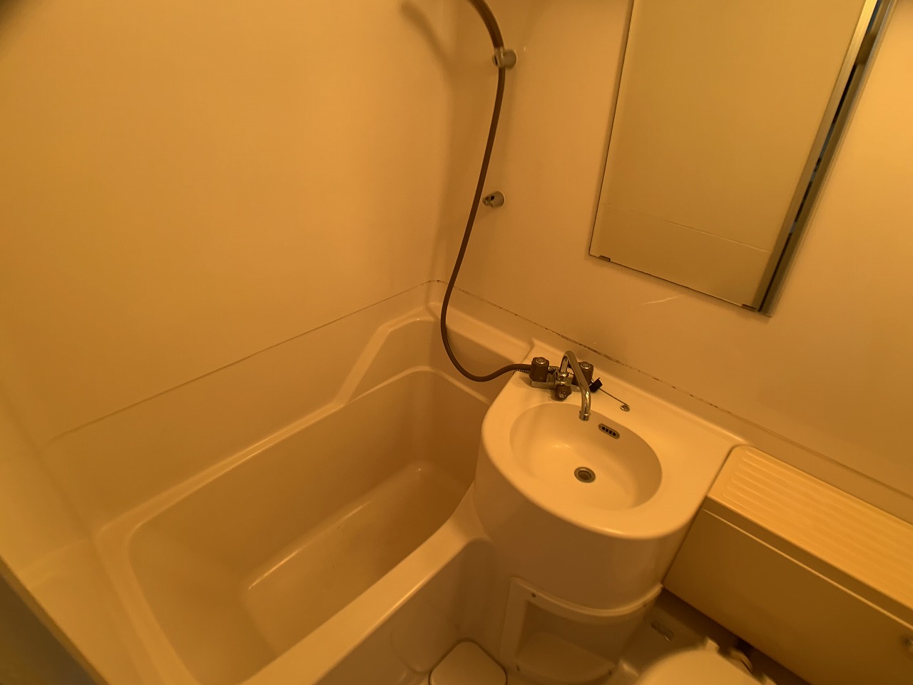 バス・シャワールーム　シンプルで機能的なユニットバスです♪