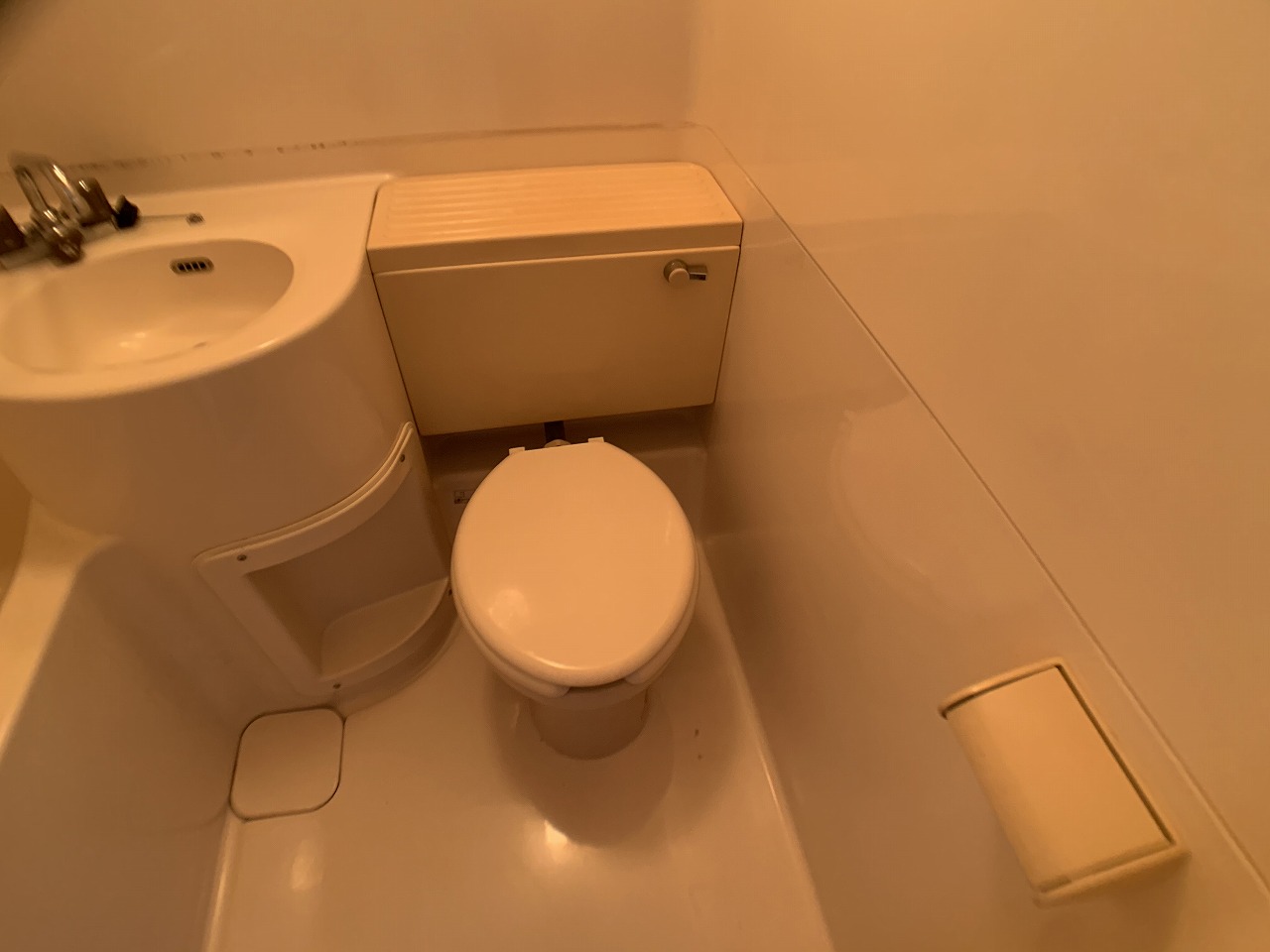 トイレ　浴室内にトイレがあります♪