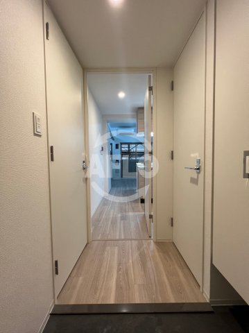 玄関　セレニテ中崎町リアン　玄関