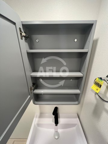 その他　セレニテ中崎町リアン　収納