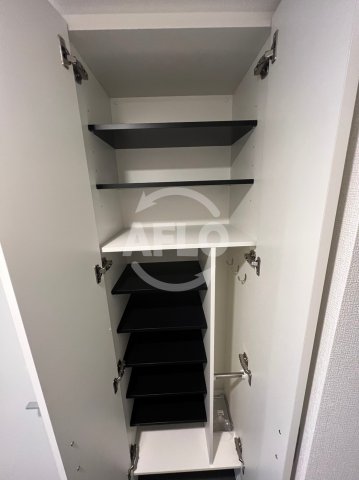 収納　セレニテ中崎町リアン　シューズボックス