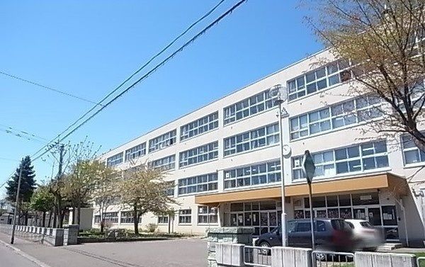 中学校　新琴似北中学校（中学校）まで400m