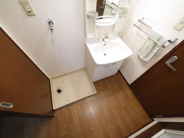 洗面設備　スペースが確保できる洗面所です