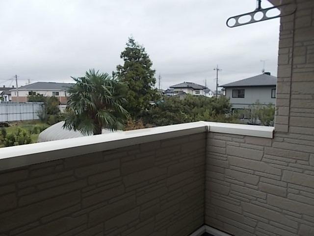 バルコニー　開放的で明るい空間を演出してくれるバルコニーです