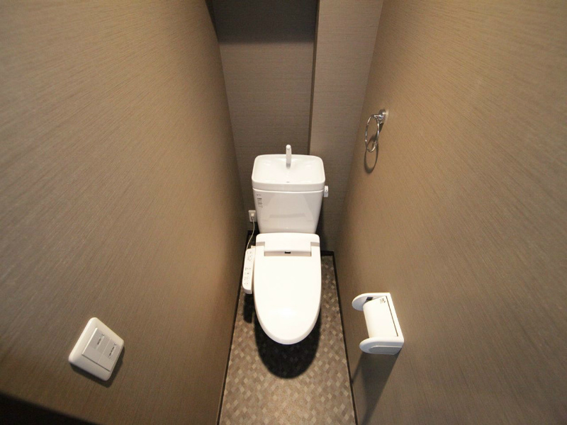 トイレ　温水洗浄暖房便座付トイレ