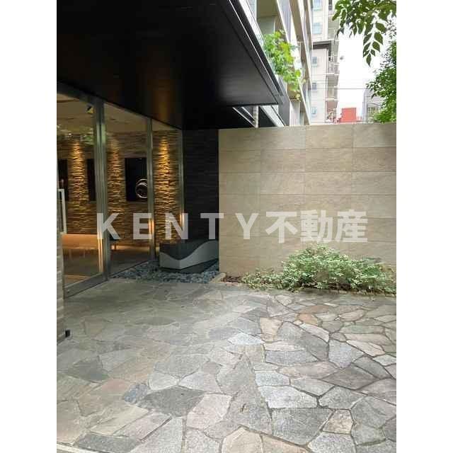 エントランス　ゆとりのあるエントランスです