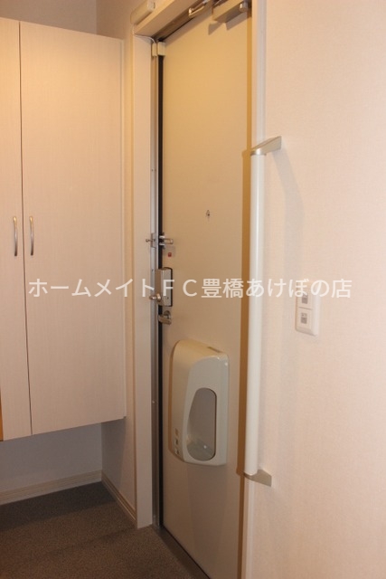 玄関　同型別部屋写真