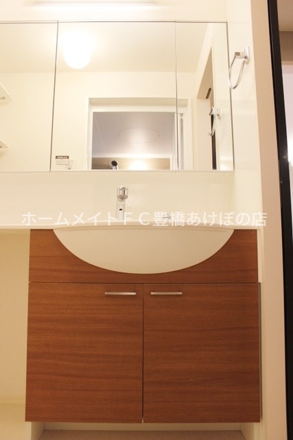 洗面設備　同型別部屋写真