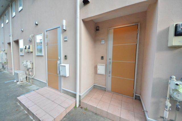 エントランス　★お部屋探しは株式会社タウンハウジング東京まで★
