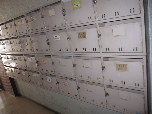 ロビー　メールボックス