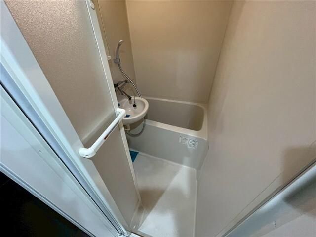 バス・シャワールーム　※別部屋参考写真