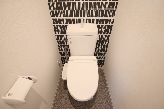 トイレ　※別室の参考写真の為、現況優先です。