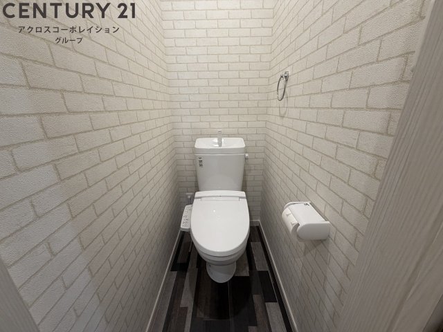 トイレ　温水洗浄便座機能付き♪