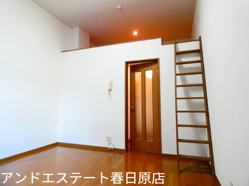 居室・リビング　別号室の写真です