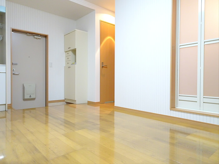 居室・リビング　こちらのリビングで趣味の時間をお楽しみください