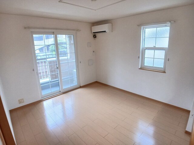 居室・リビング　居間です