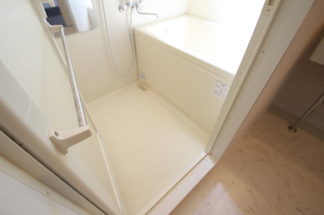 バス・シャワールーム　※別室の参考写真の為、現況優先です。