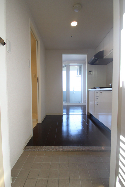 玄関　※別室の参考写真の為、現況優先です。