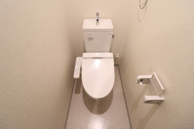 トイレ　温水洗浄便座