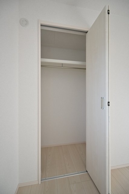 収納　クローゼット（洋室1）