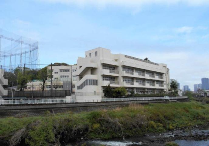 小学校　横浜市立矢上小学校（小学校）まで6884m
