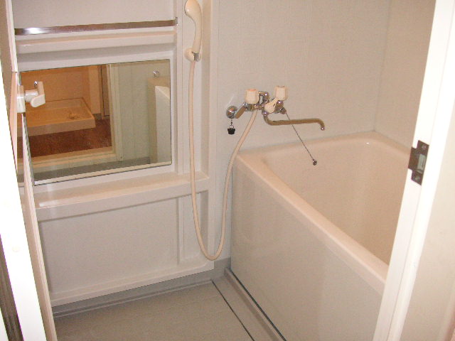 バス・シャワールーム　バス