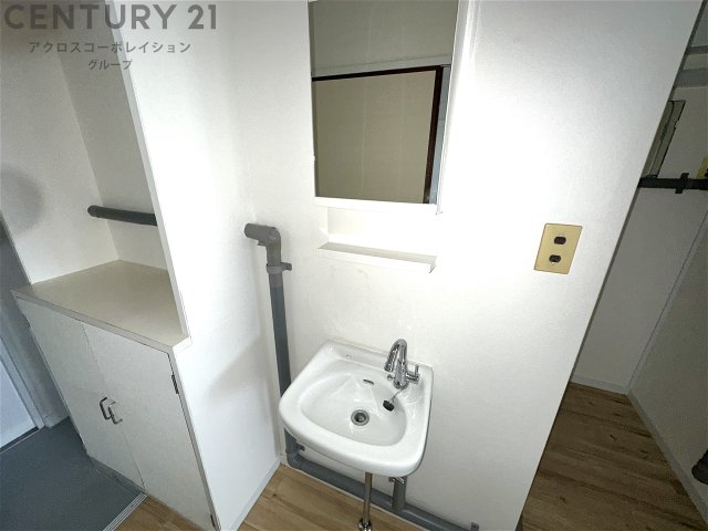 洗面設備　シンプルな洗面台がついてます！