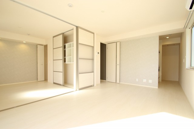 居室・リビング　同物件別号室の写真です。