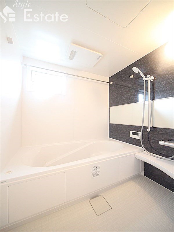 バス・シャワールーム　バスルーム