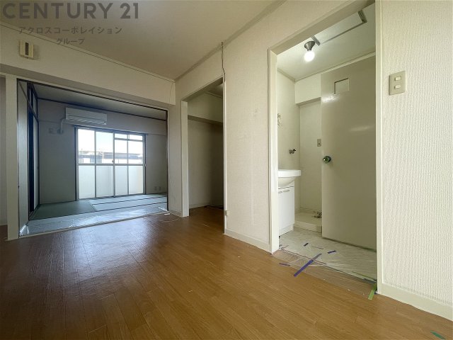 居室・リビング　床色が明るくて綺麗です♪