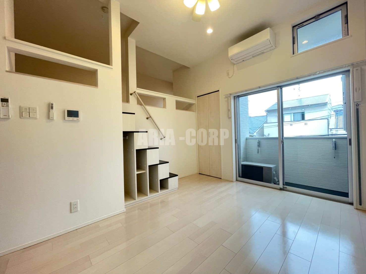 居室・リビング　天井高のある開放的な空間！お洒落な室内です！