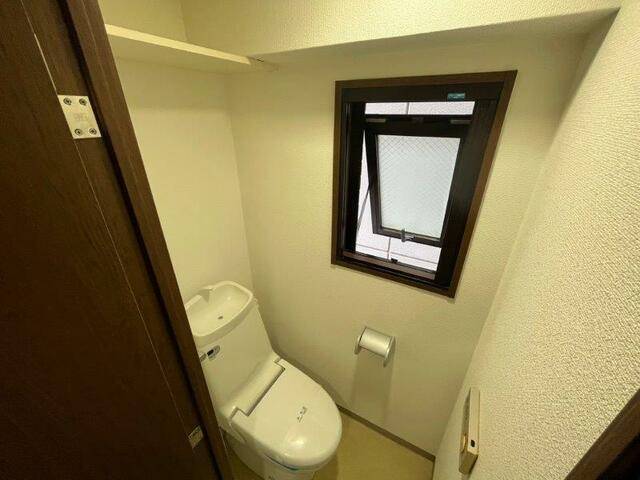 トイレ　温水洗浄便座完備