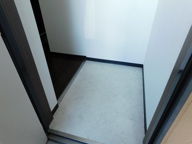 玄関　※同物件別室参考写真