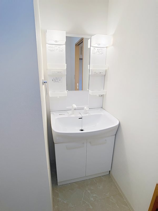 洗面設備　別部屋同間取り