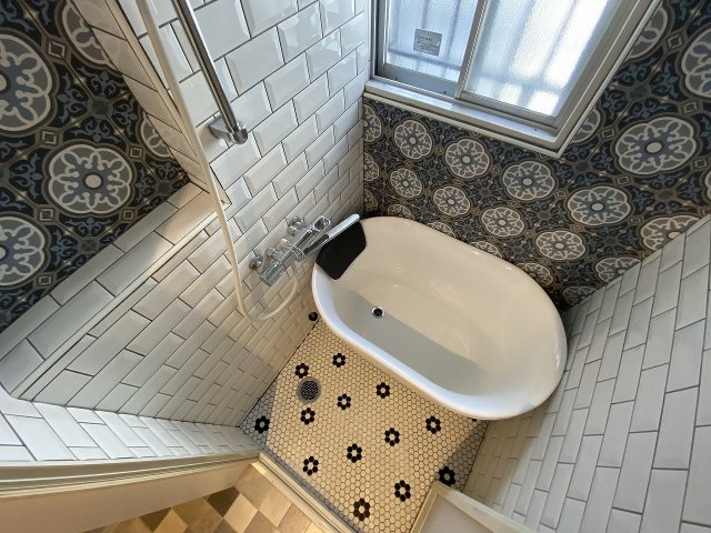 バス・シャワールーム　コンパクトで使いやすいお風呂です