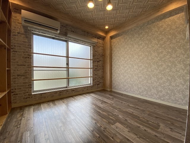 その他部屋・スペース　開放的な寝室です