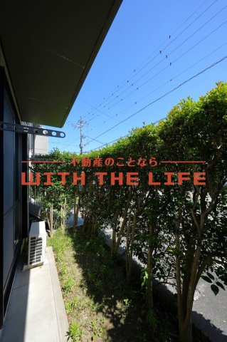 バルコニー　開放的で明るい空間を演出してくれるバルコニーです