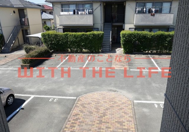 駐車場　駐車場に車を止められます