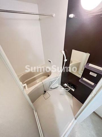 バス・シャワールーム　落ち着いた空間のお風呂です