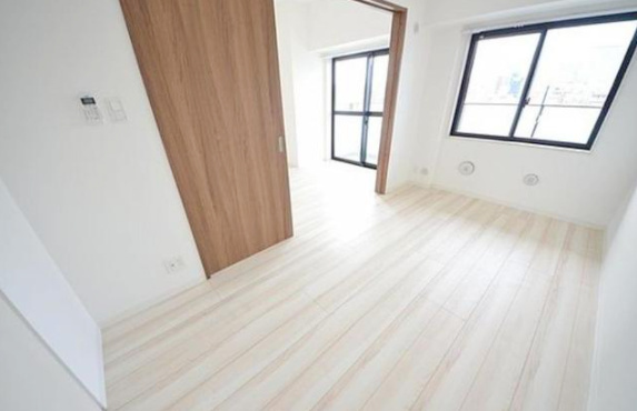 その他部屋・スペース　イート アパートメント ヴェリタス ※反転間取り