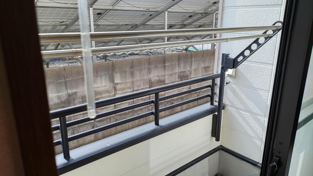 バルコニー　晴れた日には屋外に洗濯物を出して、すっきりと！