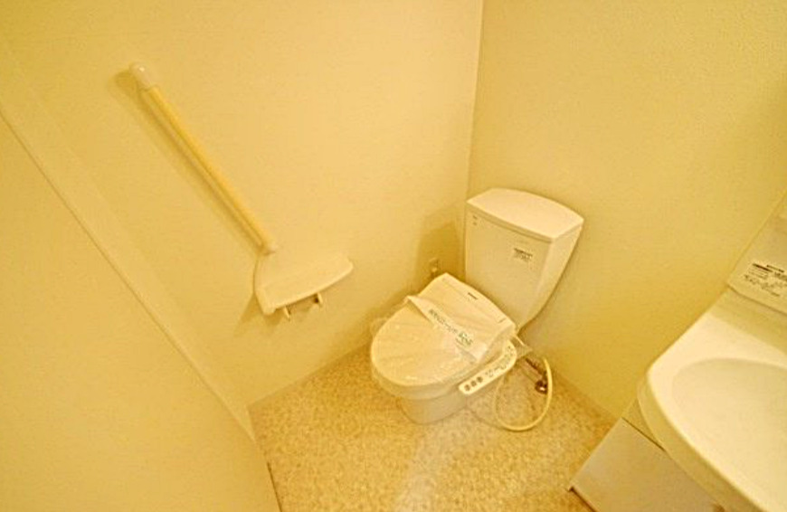 トイレ　【安心のセキュリティ完備♪】南向きの明るいお部屋！！