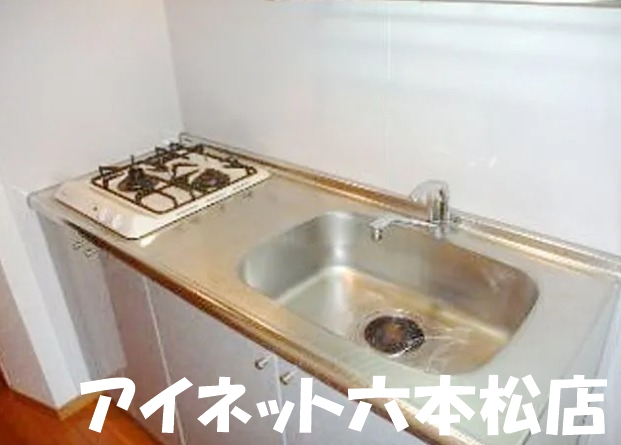 キッチン　調理スペースがしっかりございます