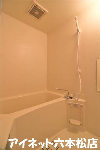 バス・シャワールーム　一日の疲れを洗い流しましょう。