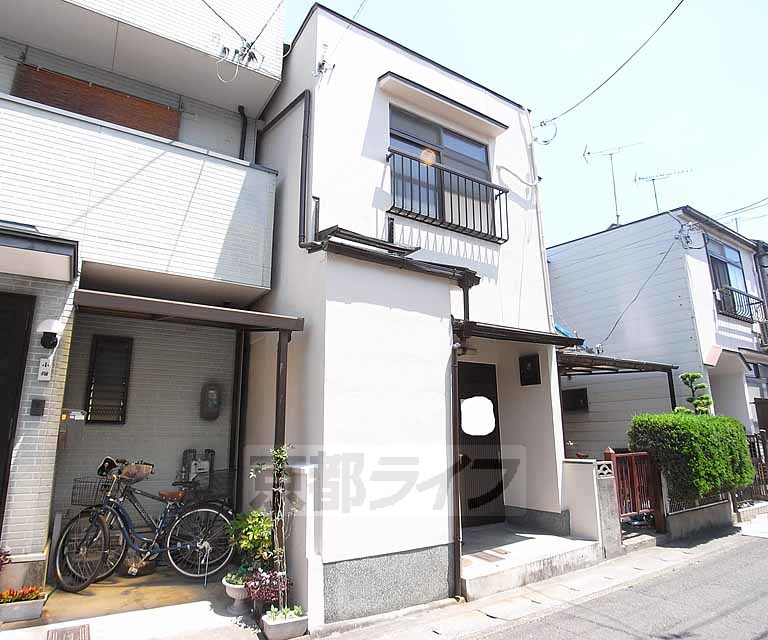 建物外観　２階建ての貸家です。