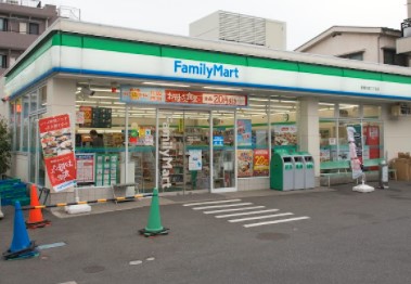 コンビニ　ファミリーマート 板橋舟渡二丁目店（コンビニ）まで139m
