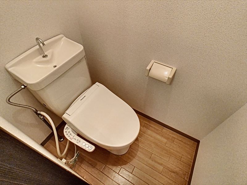 トイレ　※別部屋の写真です